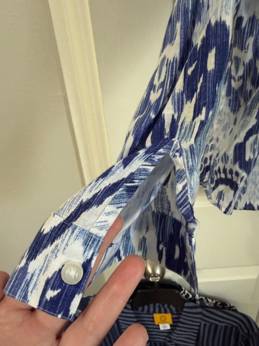 Chico's No Iron Linen Long Sleeve Button Up Tunic in blue & white Ikat Print - Picture 5 of 6